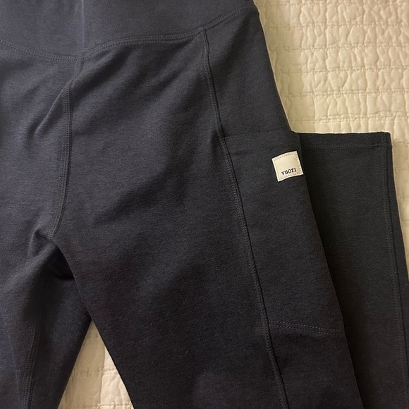 Vuori Women’s Granite Pocket Legging in Black Heather Size XS - Picture 3 of 5